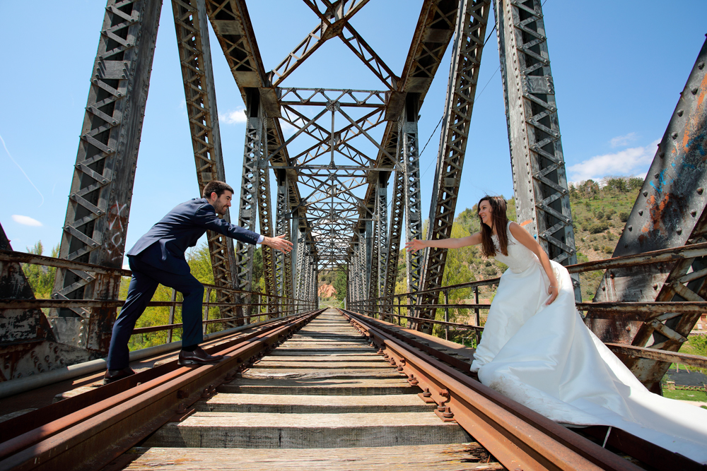 Reportaje de fotos de boda en San Saturio puente de hierro